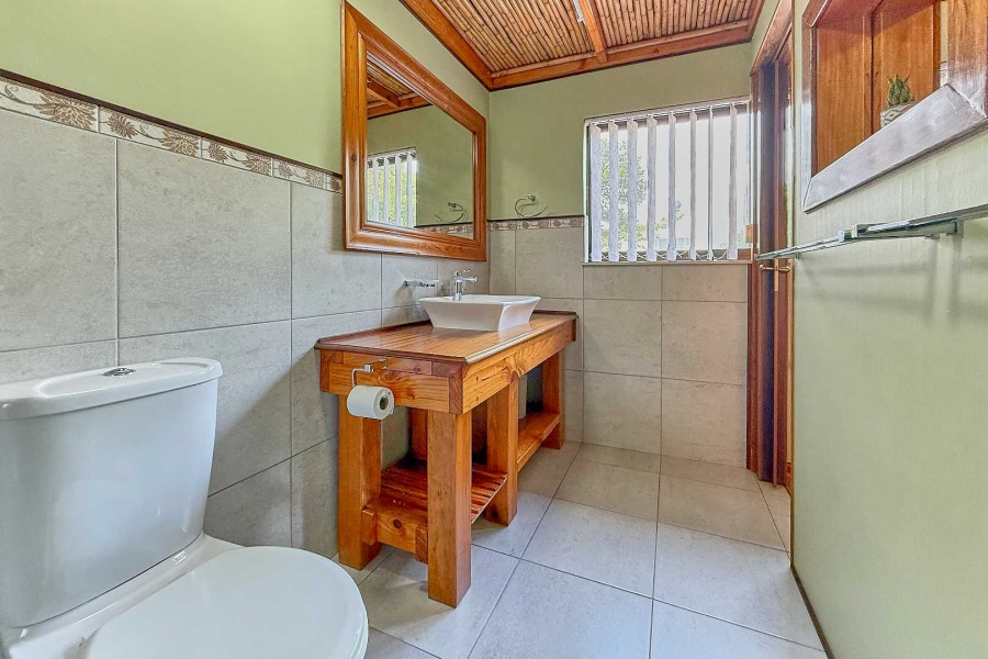 5 Bedroom Property for Sale in Flamingo Vlei Western Cape